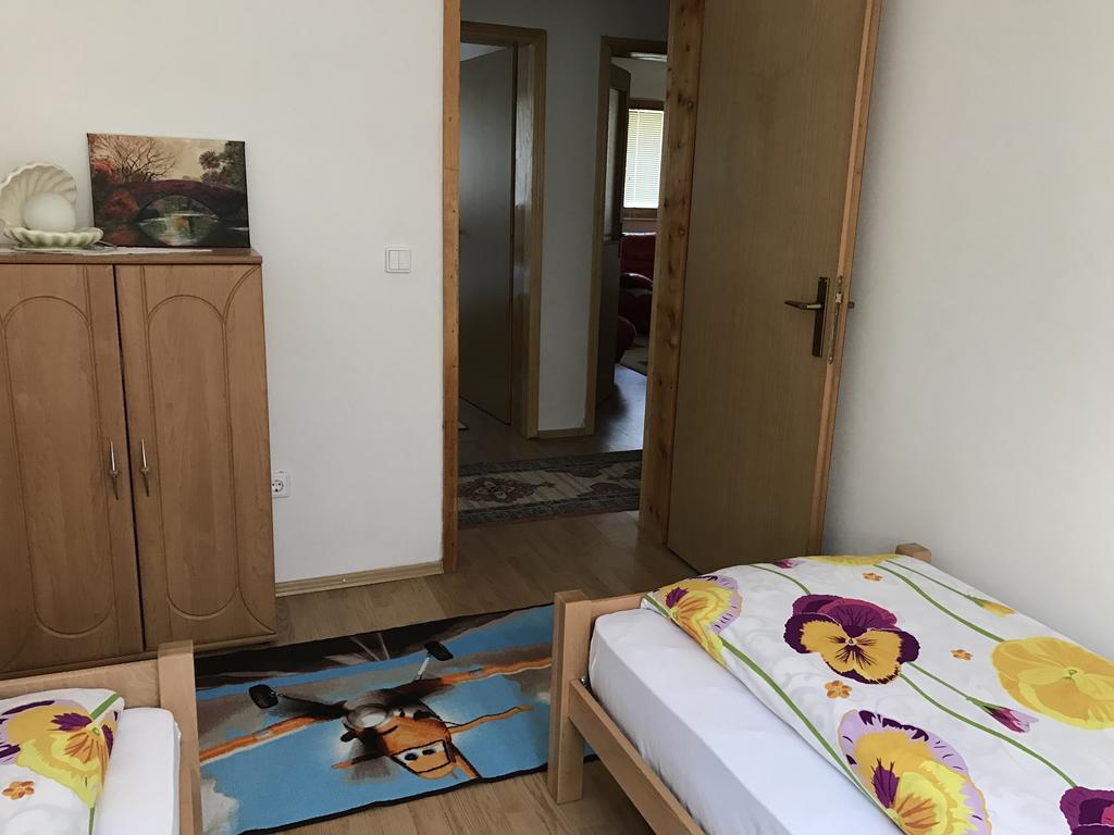 Apartment Near The Airport Szarajevó Kültér fotó